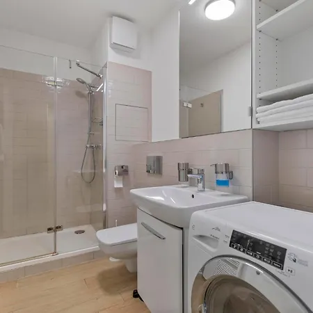 Twin 1 In - With Parking Apartment