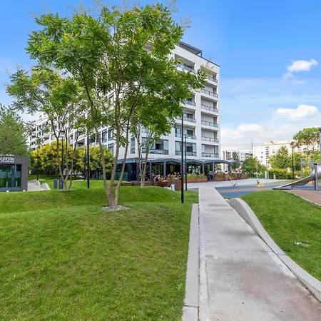 Twin 1 In - With Parking