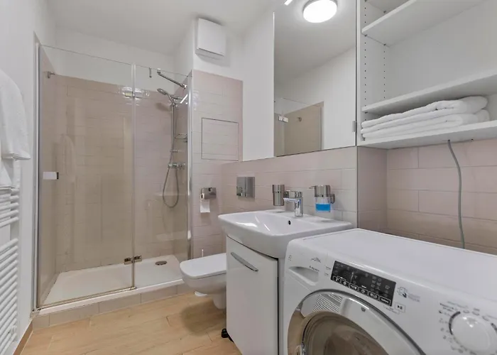Twin 1 In - With Parking Apartment