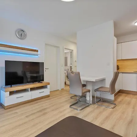 Twin 1 In - With Parking