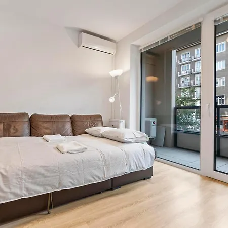 Twin 1 In - With Parking ברטיסלאבה